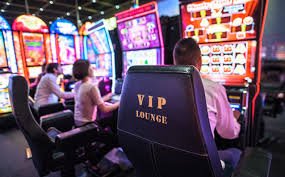 j3 prize Memilih Antara Meja Langsung dan Slot